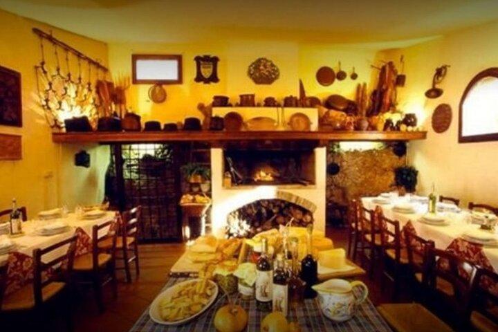 Traditional Umbrian cooking class in farmhouse with dinner