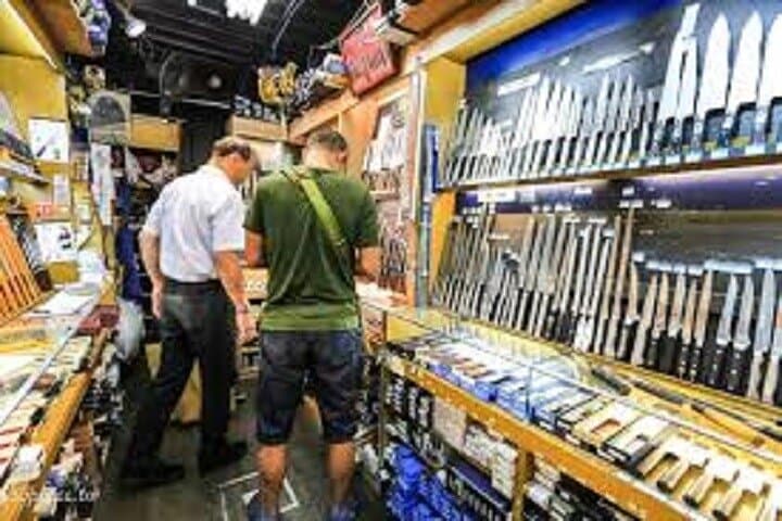 Kappabashi Knife Shopping Tour with Government-Licensed Guide