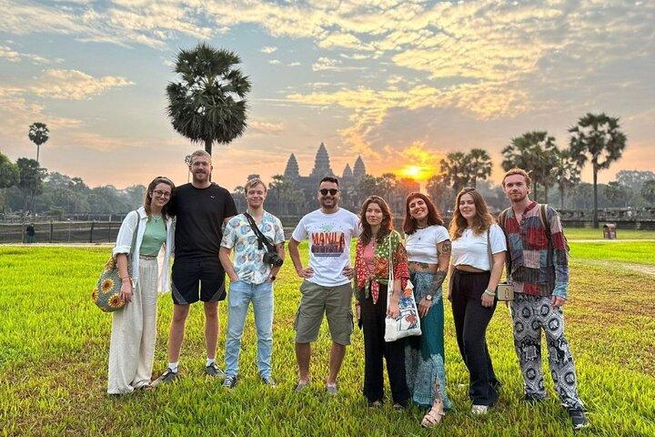 Angkor Wat Private Day Tour- Bayon Temple Ta Prohm Temple