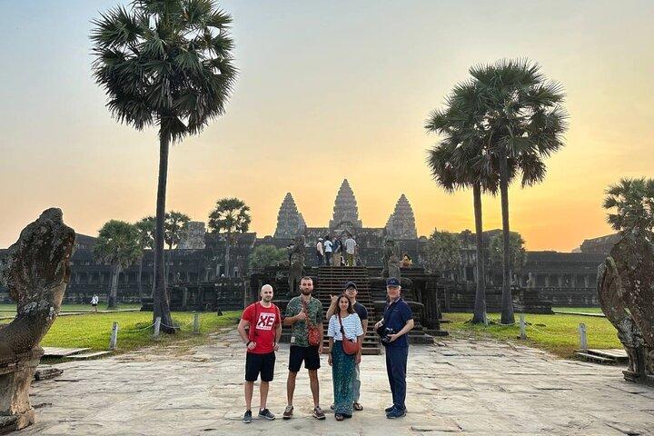 Angkor Wat Private Day Tour- Bayon Temple Ta Prohm Temple