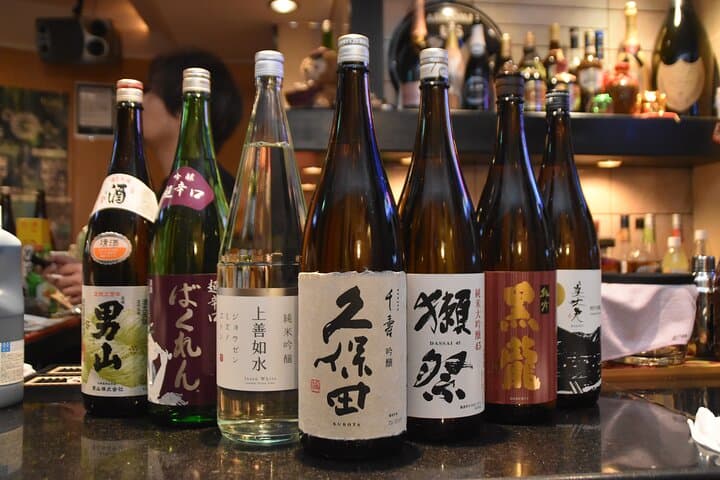 Shinjuku Sake Tasting and Japanese Snack Pairing Experience