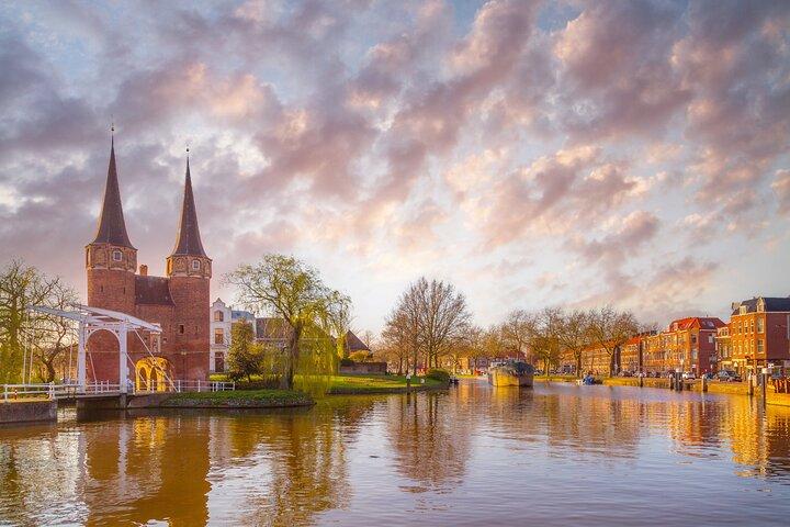 Delft: City Walk with Audio Guide in 7 Languages on your Phone