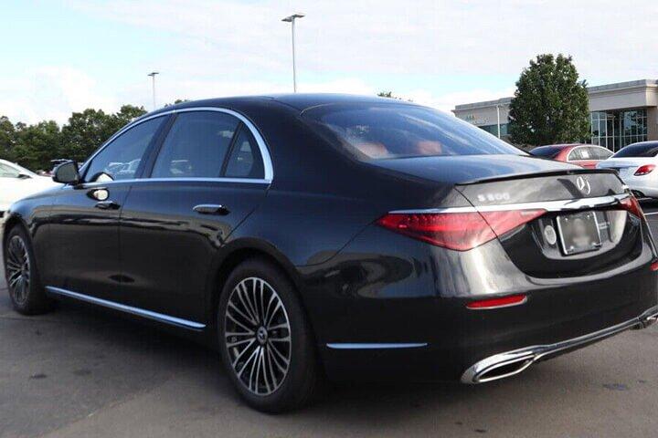 Arrival Private Transfer Luxury Car LIN airport to Milan