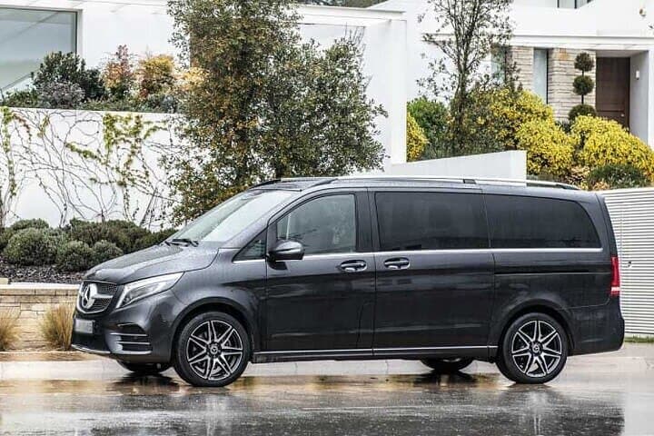 Private Departure Sydney city to Sydney Airport SYD by Minivan