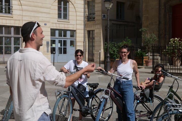 Guided Tour of Paris by Bike