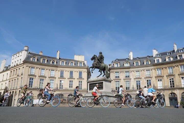Guided Tour of Paris by Bike