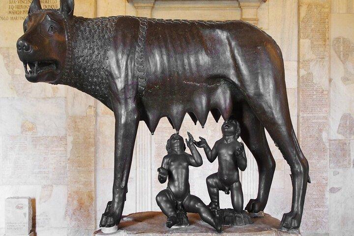 Capitoline Museums Guided Tour with Multimedia Experience
