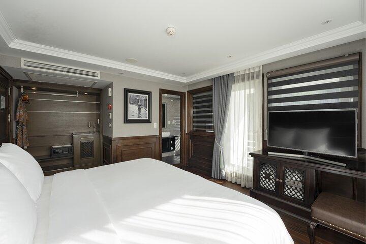 3-Day Hera Cruise Tour in Halong Bay from Hanoi