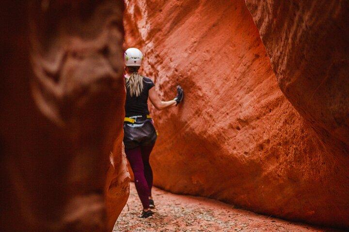 Peekaboo Slot Canyon Jeep Tour