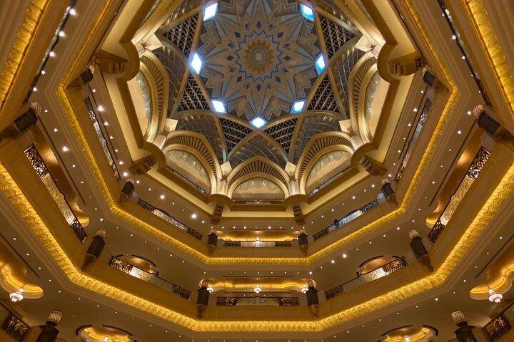 The iconic Emirates Palace Abu Dhabi Dining Experience