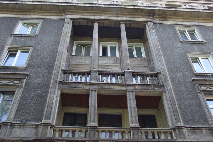 1.5h Crazy Guides' Communism Tour of Nowa Huta in Classic Car