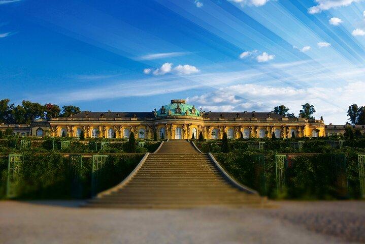 Private transfer from Prague to Berlin with stops in Potsdam + Sanssouci Palace