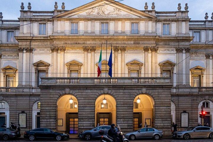 Skip-the-Line: Duomo Rooftop & La Scala Private Tour