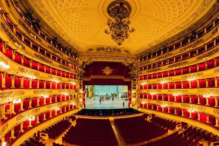 Skip-the-Line: Duomo Rooftop & La Scala Private Tour