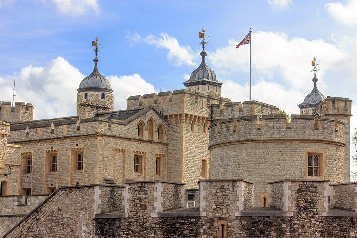 Private Guided Tour: Tower of London Including Tickets & Pickup