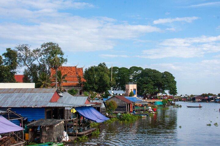 Kayaking & Floating Village in Tonle Lake