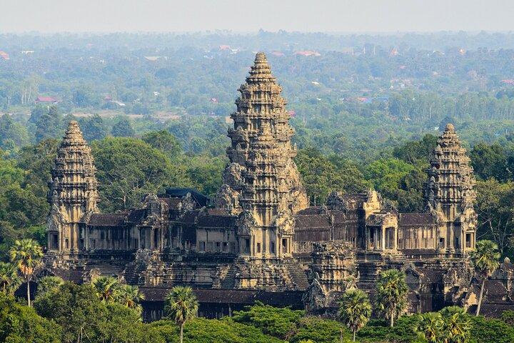 10 Days Southeast Asia Tour with Accommodation