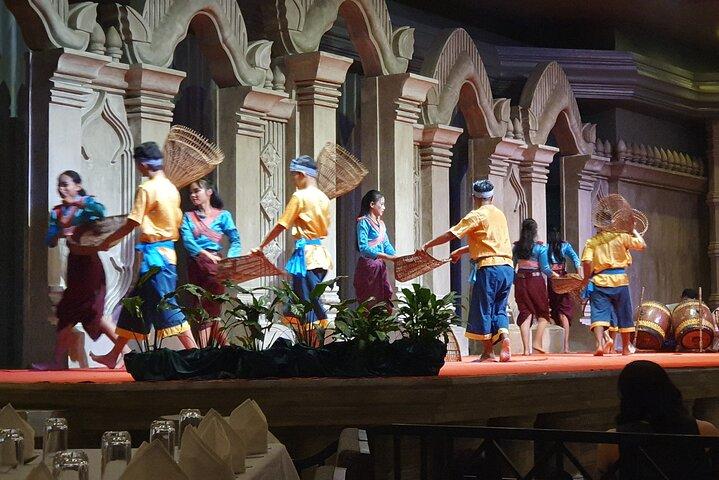 Siem Reap Apsara Dinner show & Hotel Pick up