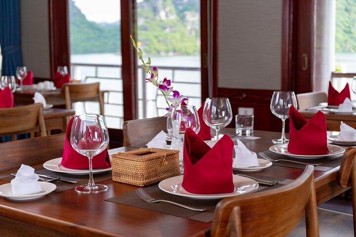 Amazing Sails Cruise - Bai Tu Long Bay Day Tour - Cabin Included