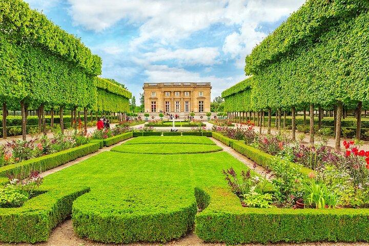 4-Hour Private Tour. Marie Antoinette's Trianon & Hamlet