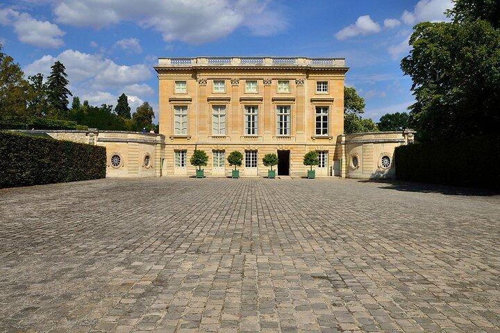 4-Hour Private Tour. Marie Antoinette's Trianon & Hamlet