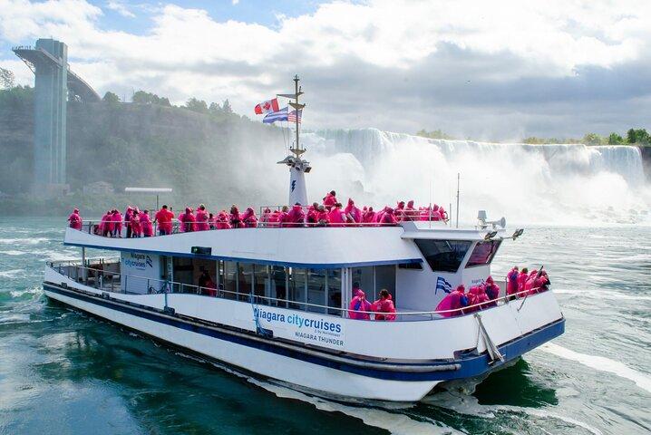 Niagara Falls Day Tour from Toronto Airport with Boat & Journey