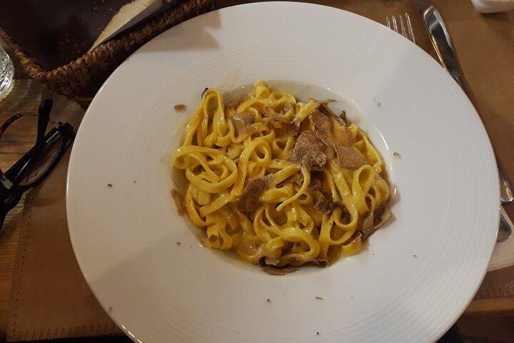 Private Montepulciano Wine Experience with Lunch in Local Setting