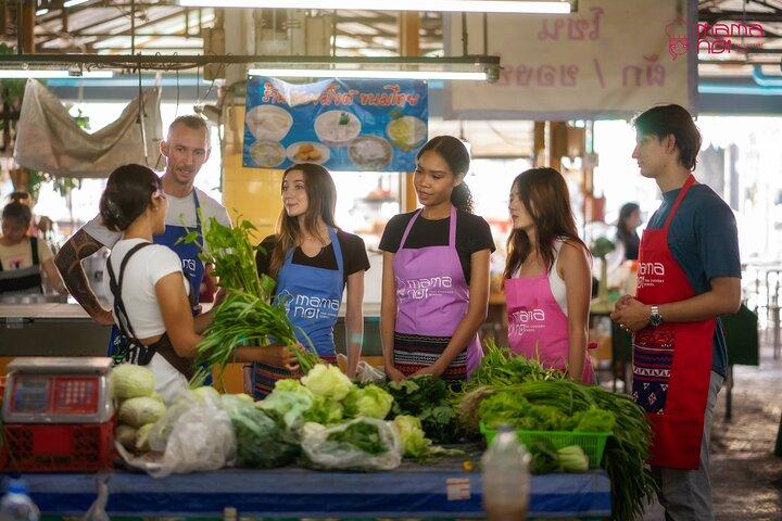 Cooking Class with Organic Farm in Chiang Mai at Mama Noi