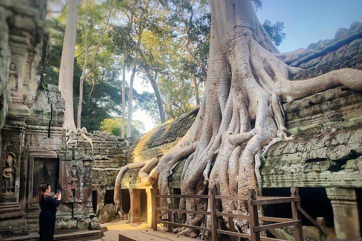2 Days Guided Historical Tour in Angkor