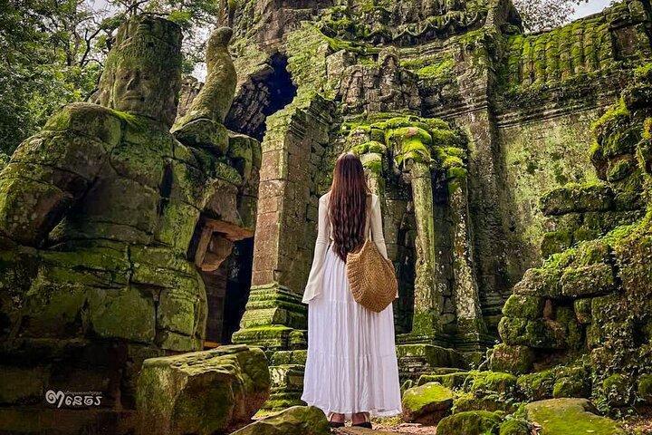 2 Days Guided Historical Tour in Angkor