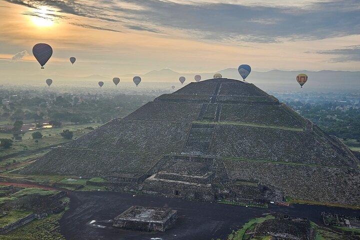 Unforgettable Hot Air Balloon Ride Over the City of the Gods