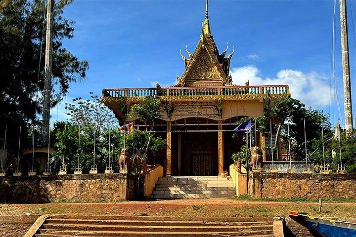 Kampong Khleang Floating Village and Tonle Sap Half Day Tour