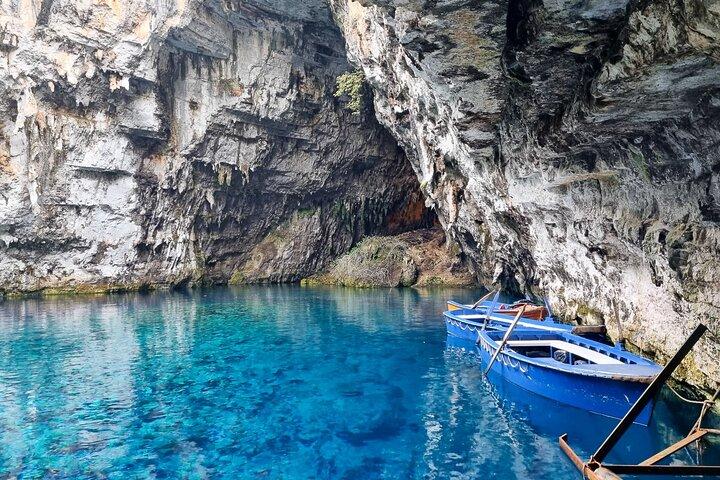 Spanish Shorex to Melissani & St. Gerasimos from Argostoli Port