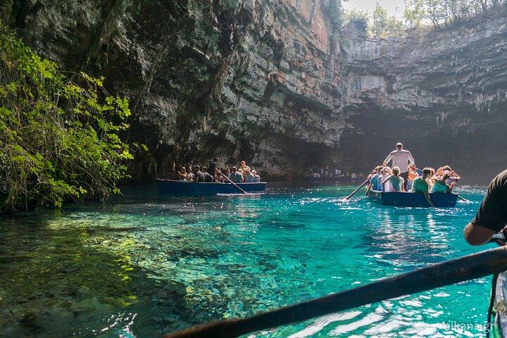 Argostoli: Shorex to Melissani & Drogarati with Wine Tasting