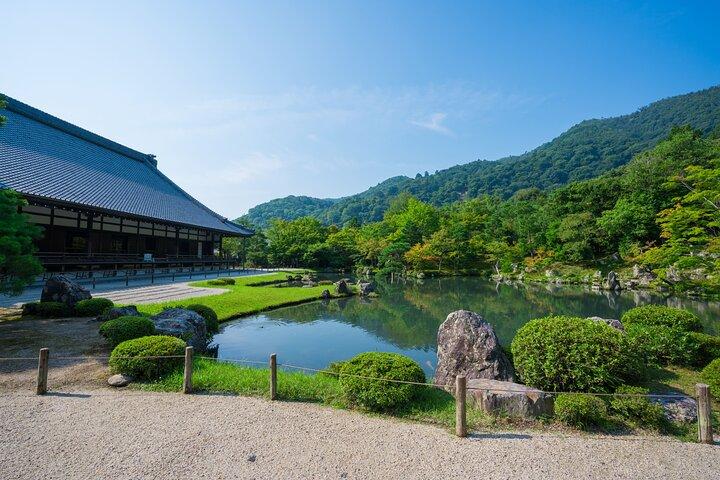 Kyoto Arashiyama Bamboo Forest & Scenery Customized Private Tour