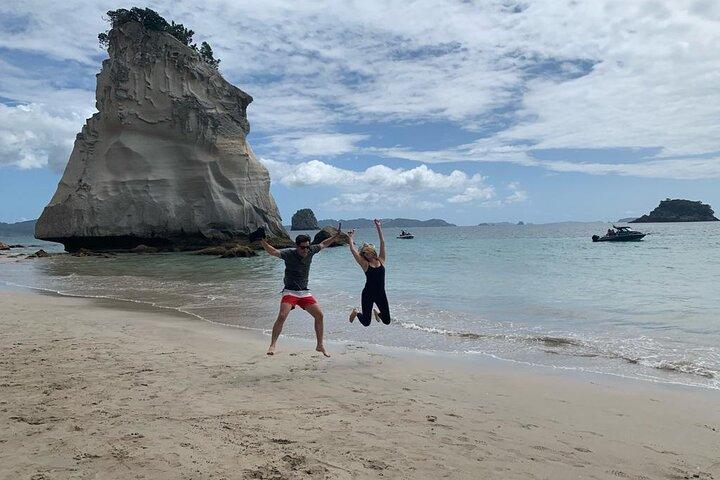 Cathedral Cove and Hot Water Beach Scenic Day Tour from Auckland