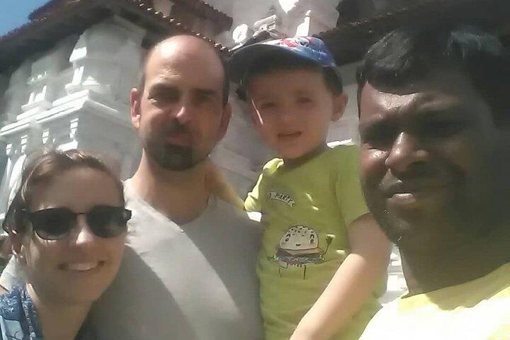 Explore Kandy City Tour by Tuk Tuk