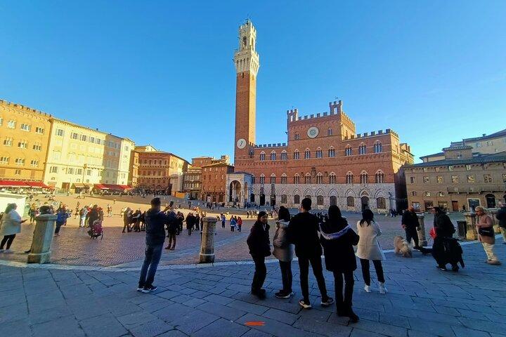 Siena walking tour with Gelato & Prosecco