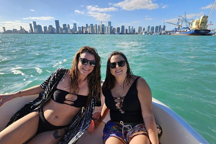 2 hrs Miami Private Boat with Cooler, Ice, Bluetooth Stereo