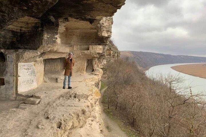 Full-Day Hiking Trip to Tipova Cave Monastery and Lalova Village