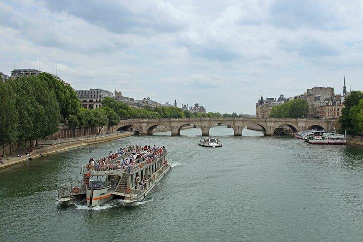 Musee de l'Armée and Seine River Cruise Ticket