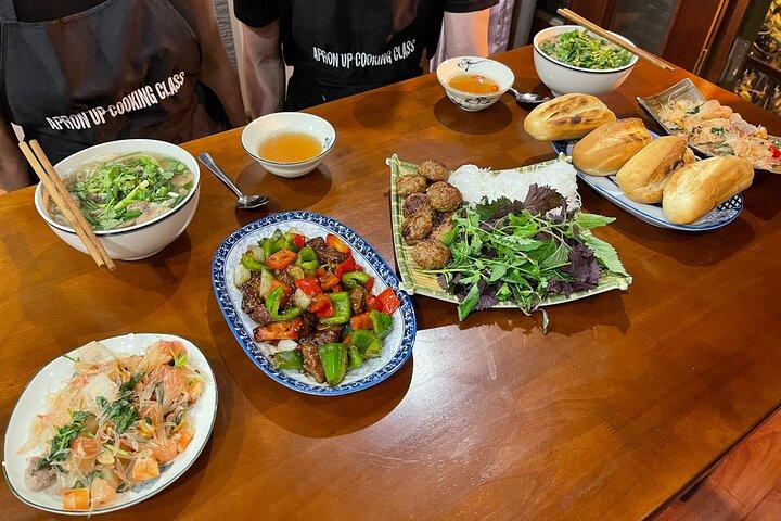 Small Cooking Class Inside the Old Quarter of Hanoi with Market