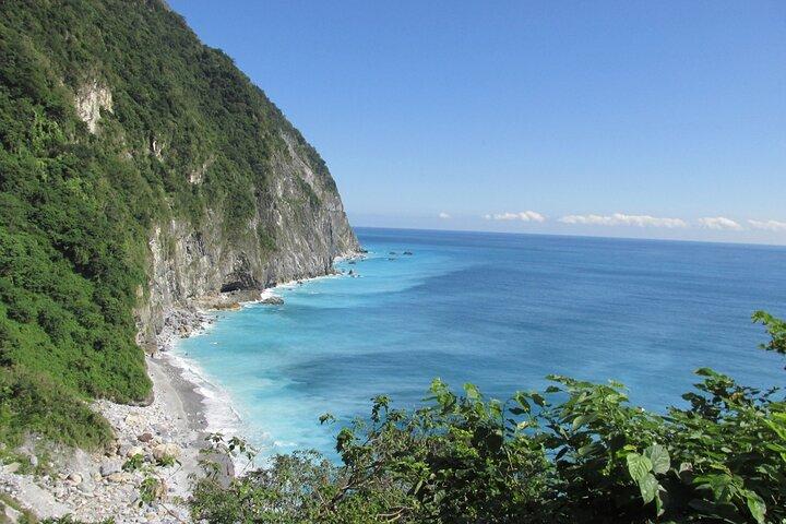 Shared Full Day Tour of Hualien Taroko National Park from Taipei