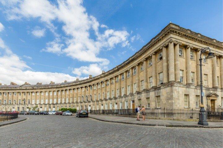 2 Hour Historic Walking Tour in Bath with An App