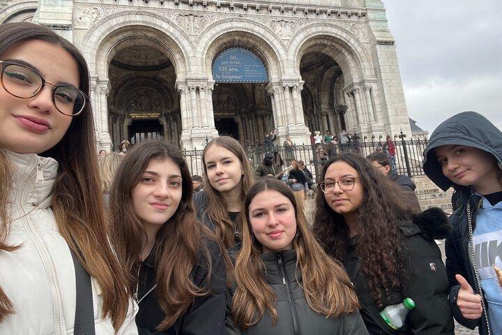 Montmartre Self-Guided City Walking Tour & Scavenger Hunt