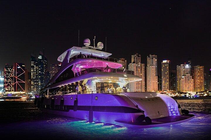 Dubai: Superyacht Party with Live DJ & Open Bar