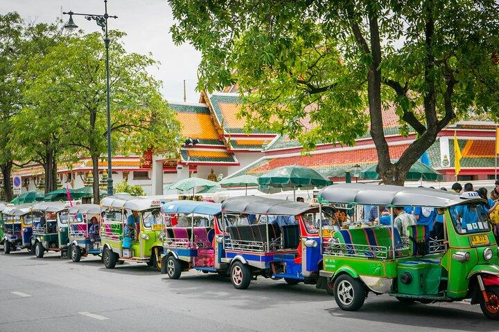Bangkok by Night Tuk Tuk Tour: Markets, Temples & Food