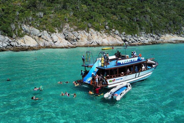 Two Floor Boat Tour with Toboágua Arraial do Cabo
