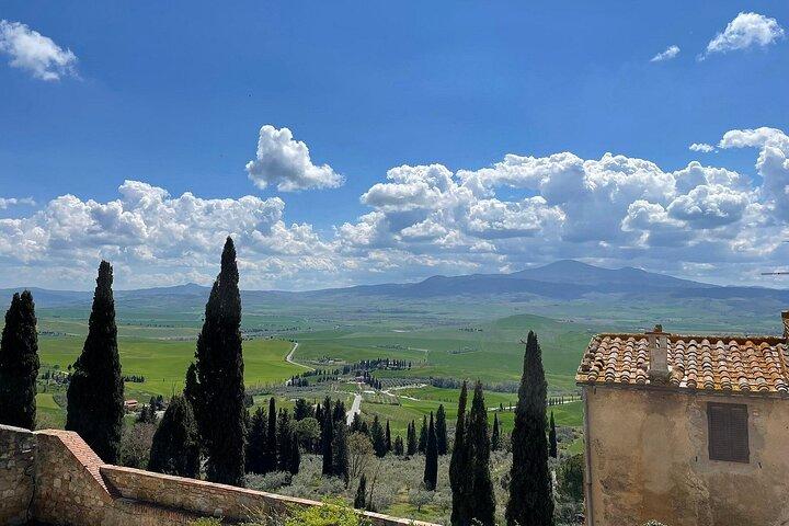 Val d'Orcia Brunello Wine Tour with Montalcino and Montepulciano