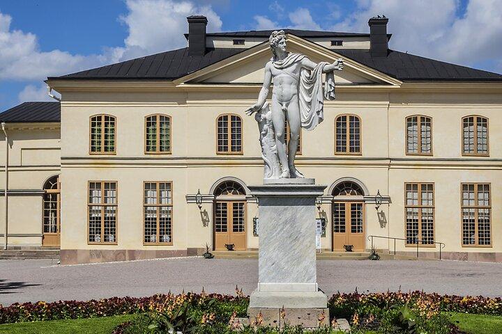 Skip-the-line Drottningholm Palace Stockholm Tour by Ferry